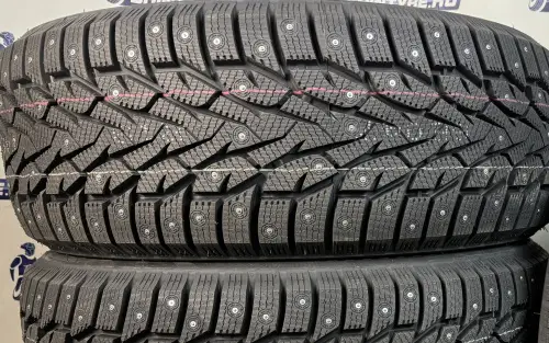 WINTERVORHUT STUD III215/65 R17 103T WINTERVORHUT STUD III , ILINK
